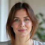 Ana Dumitrescu, psiholog clinician, cu o expresie calmă și încrezătoare.